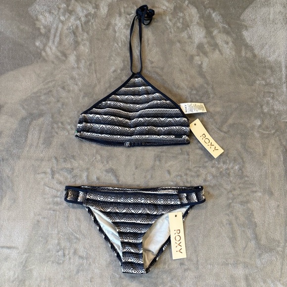 NWT Roxy Lacey Striped Bikini Set Wmn’s Sz S & M - Picture 1 of 11